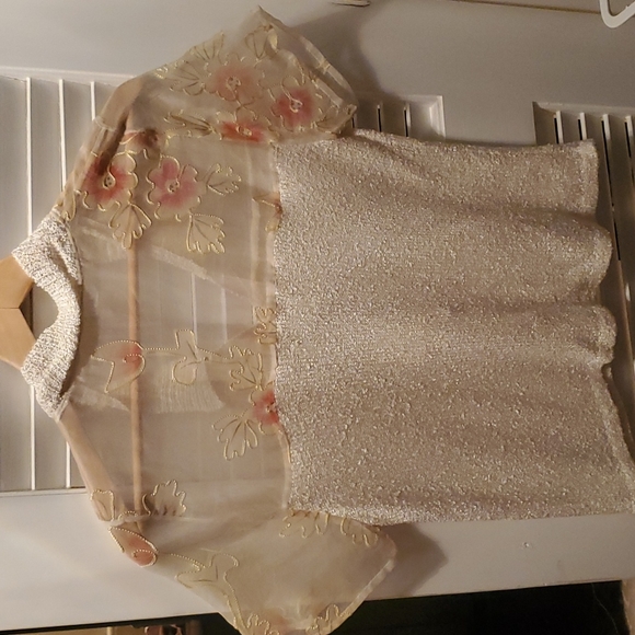 Top - Picture 2 of 3